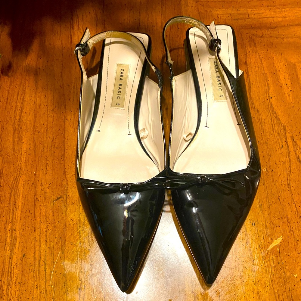ZARA BASIC COLLECTION Black Patent Slingback Pointed Toe Flats with Bow 40/10